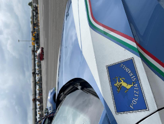 Con micro telecamera e auricolare all’esame della patente, due denunce